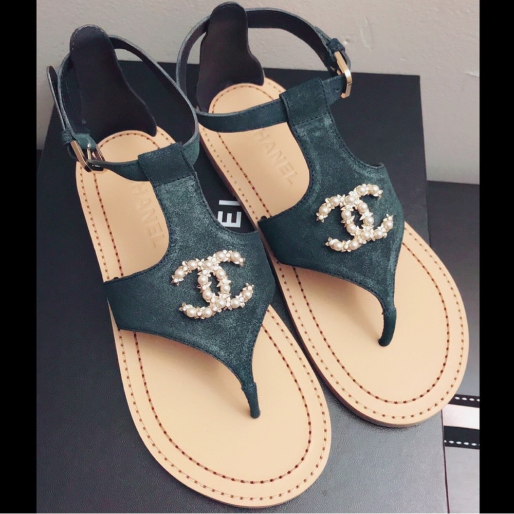 Chanel Navy Suede Thongs With Pearl Interlocking CC Size 40